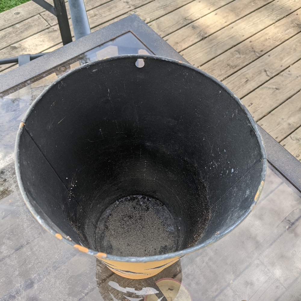 Jack-o-lantern planter - Picture 3 of 3
